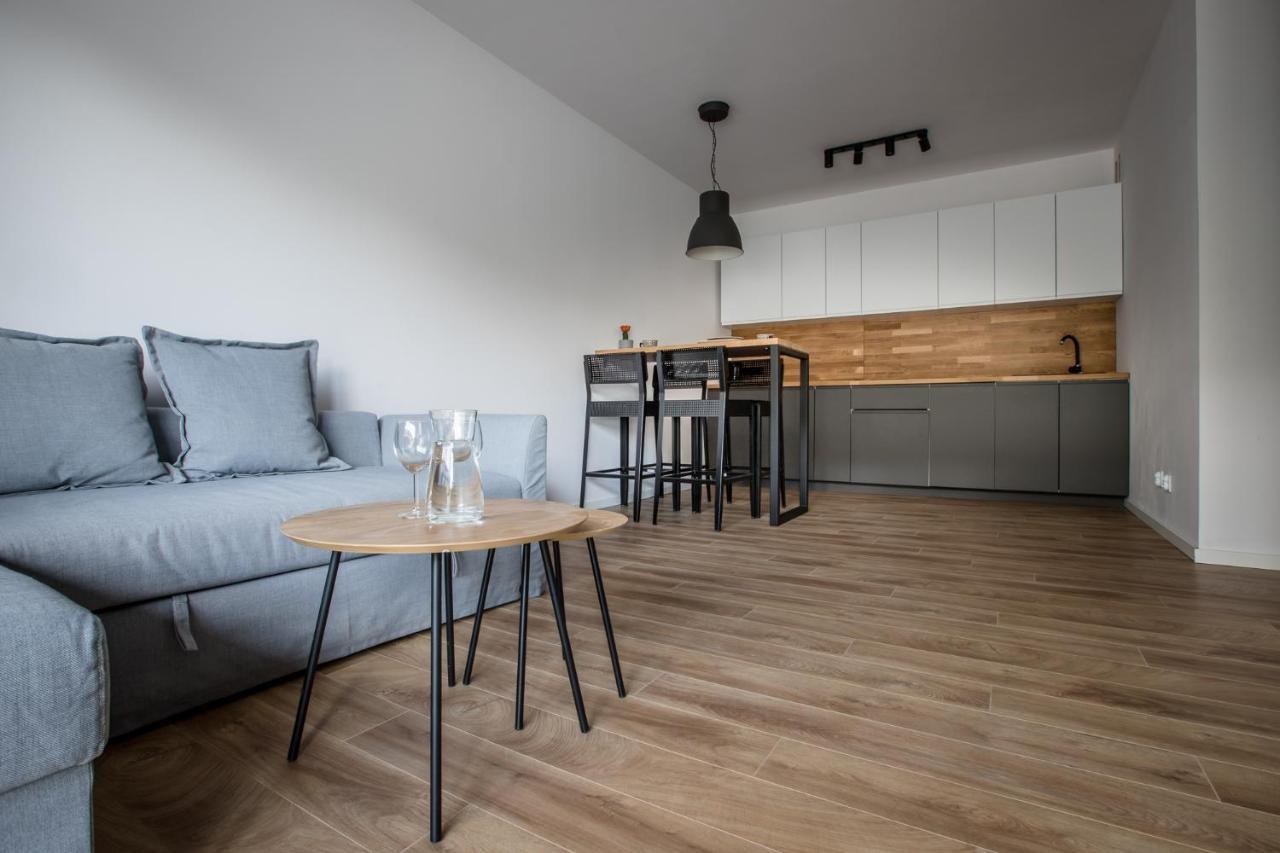 Longinus Apartament Болеславец Экстерьер фото